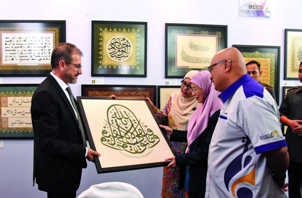 calligraphy-exhibition-during-the-putrajaya-international-islamic-arts-and-culture-festival-piiacuf-2019