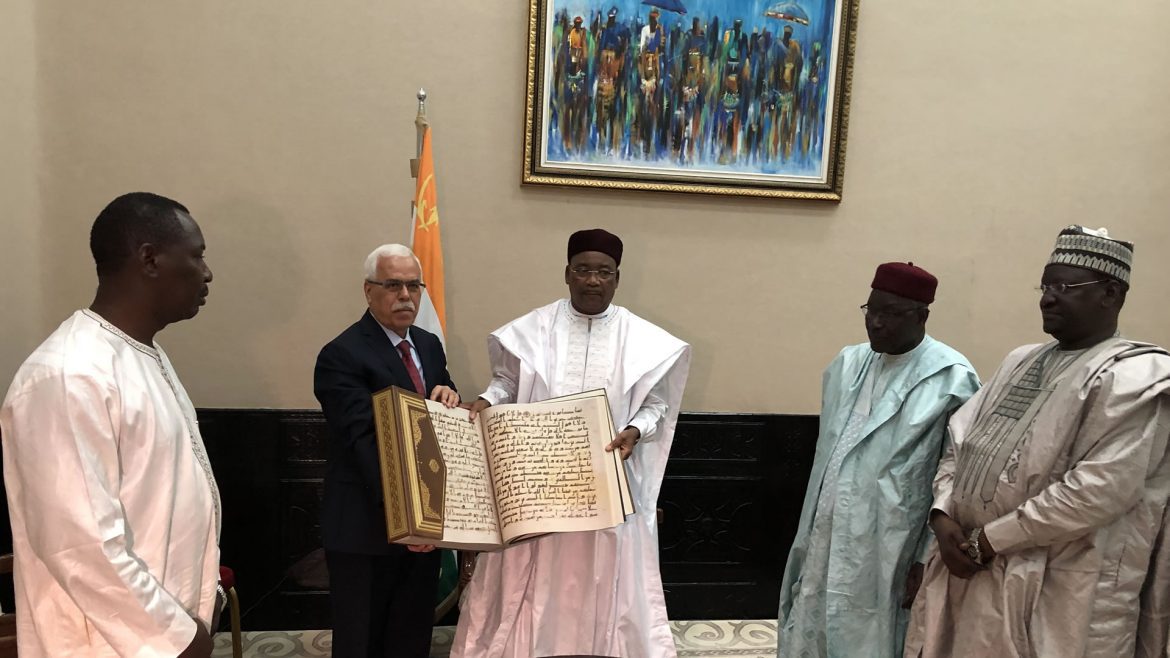 the-president-of-niger-h-e-issoufou-mahamadou-received-the-director-general-of-ircica