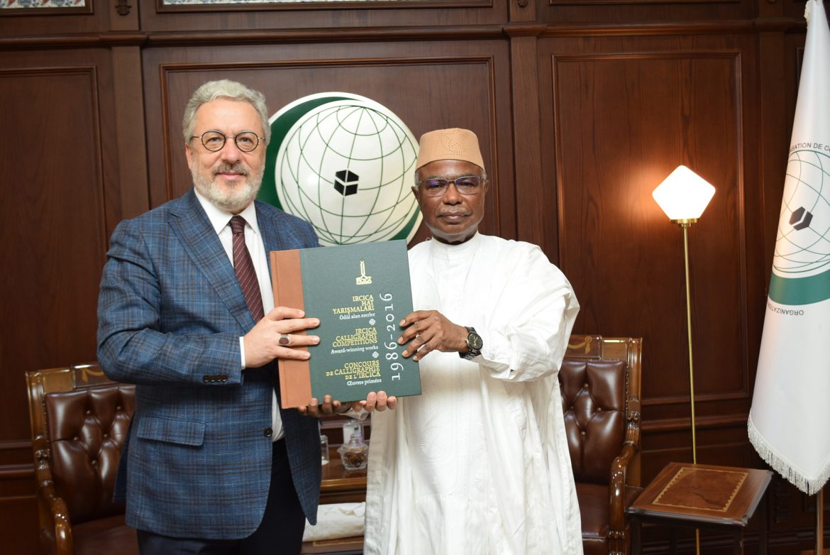secretary-general-of-the-oic-h-e-mr-hissein-brahim-taha-received-the-director-general-of-ircica-prof-dr-mahmut-erol-kilic-at-the-oic-general-secretariat-in-jeddah