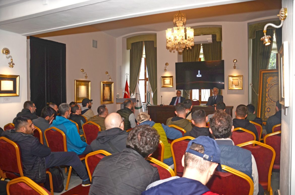 visit-of-a-group-of-historians-from-kosovo-1