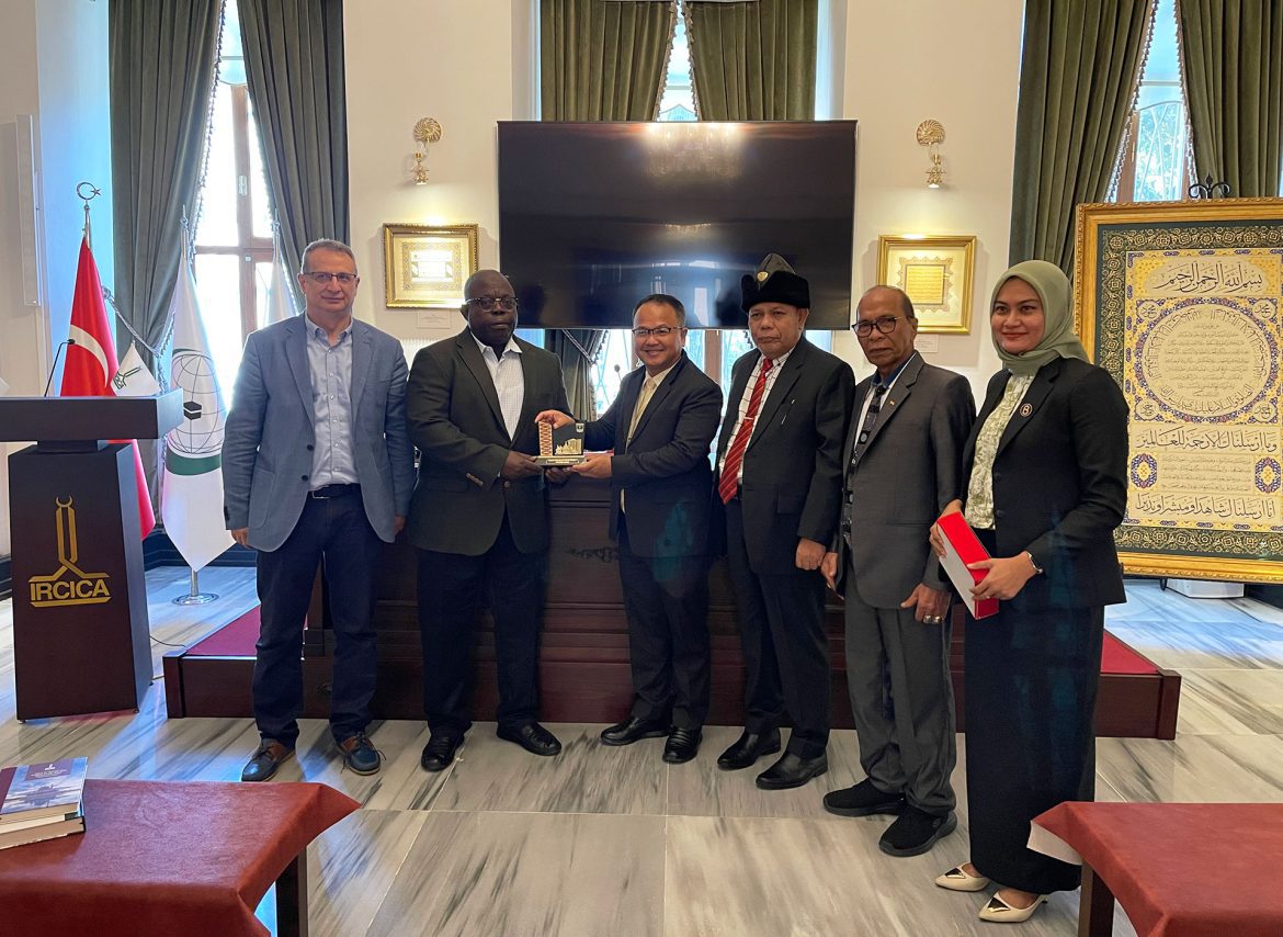 members-of-west-sumatra-regional-parliament-indonesia-at-ircica