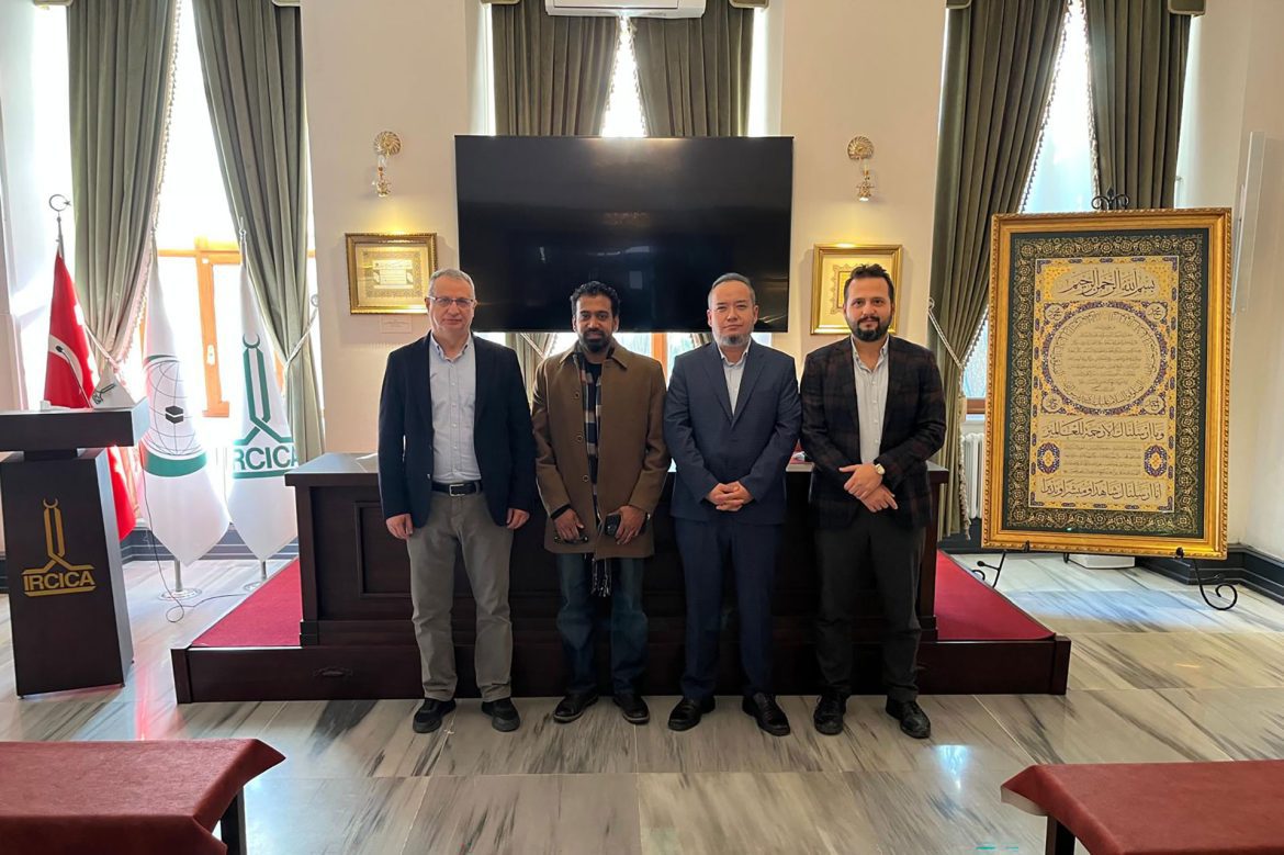 muslim-fest-manager-mr-tariq-syed-at-ircica